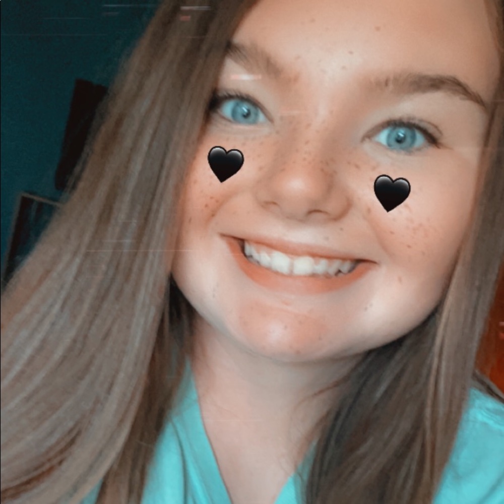 Meet your Posher, Danielle